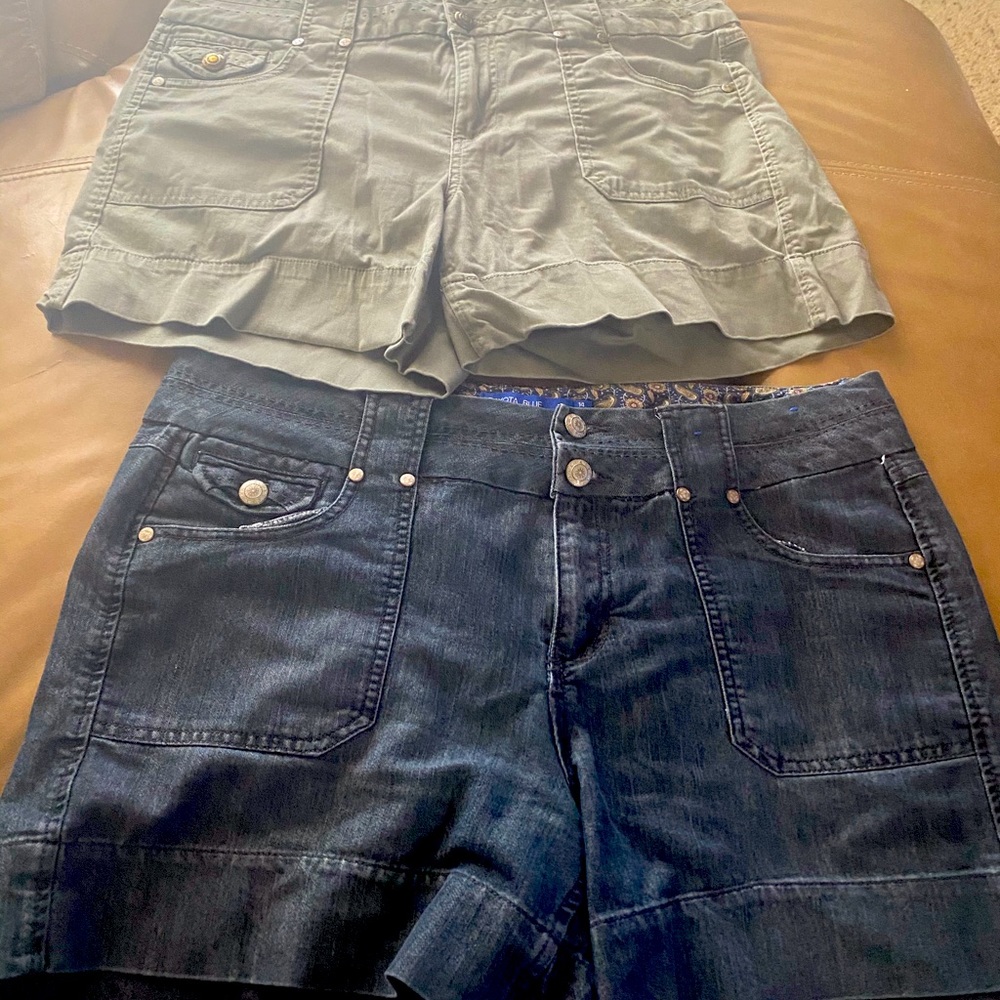 Bundle of Dakota Blue shorts
